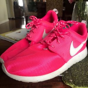 NIKE ROSHES